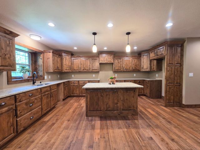 235 Kings Way Drive, Marshfield, MO 65706