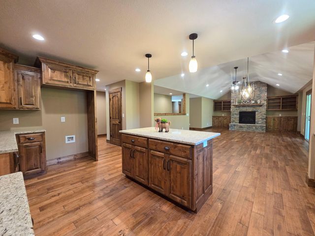 235 Kings Way Drive, Marshfield, MO 65706