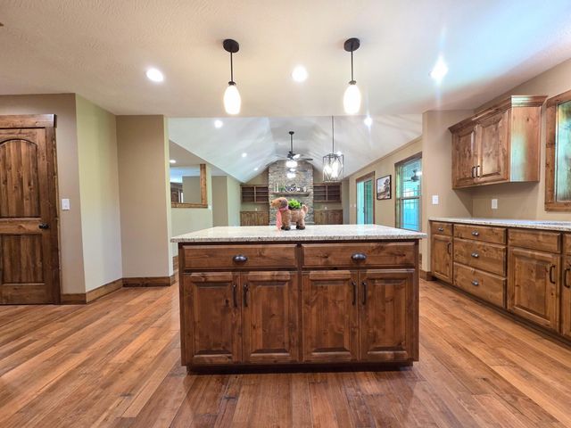 235 Kings Way Drive, Marshfield, MO 65706