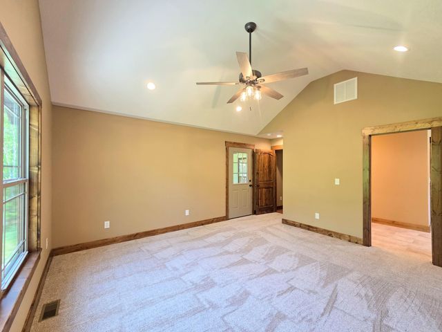 235 Kings Way Drive, Marshfield, MO 65706