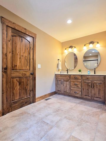 235 Kings Way Drive, Marshfield, MO 65706