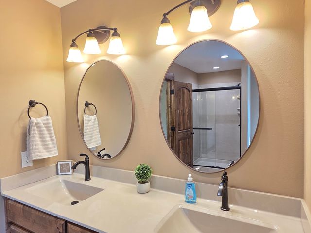 235 Kings Way Drive, Marshfield, MO 65706