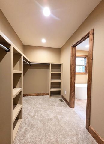 235 Kings Way Drive, Marshfield, MO 65706