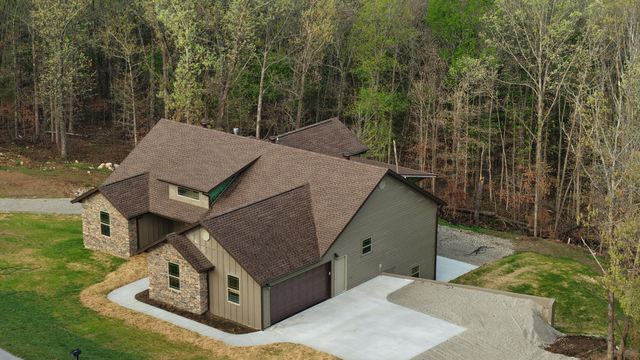 235 Kings Way Drive, Marshfield, MO 65706