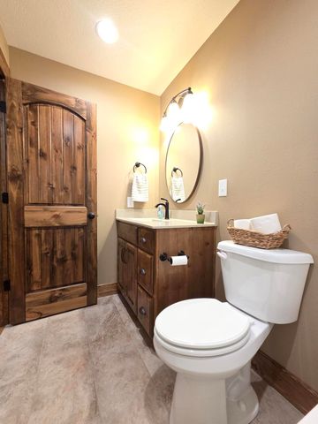 235 Kings Way Drive, Marshfield, MO 65706