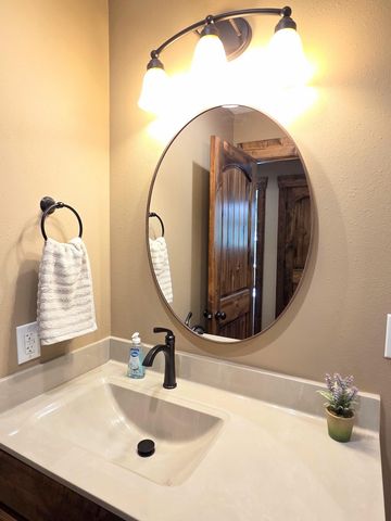 235 Kings Way Drive, Marshfield, MO 65706