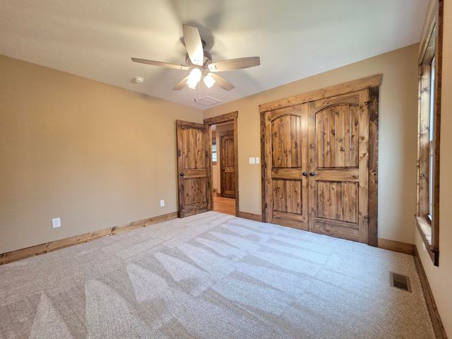 235 Kings Way Drive, Marshfield, MO 65706