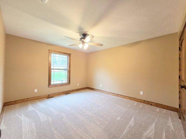 235 Kings Way Drive, Marshfield, MO 65706
