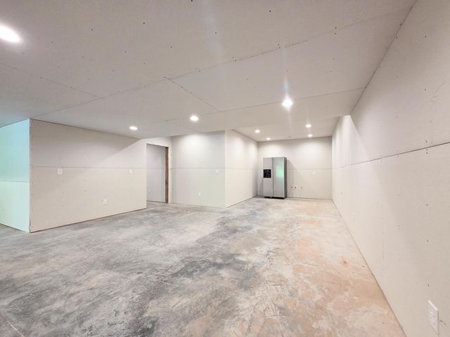 235 Kings Way Drive, Marshfield, MO 65706