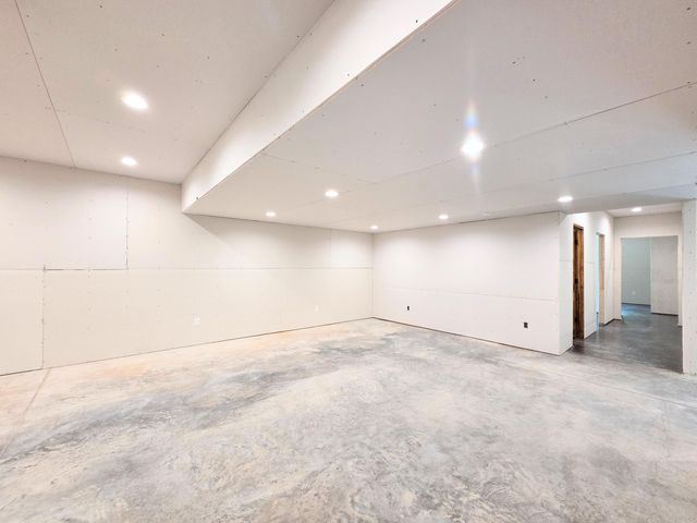 235 Kings Way Drive, Marshfield, MO 65706