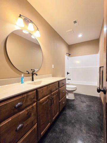 235 Kings Way Drive, Marshfield, MO 65706