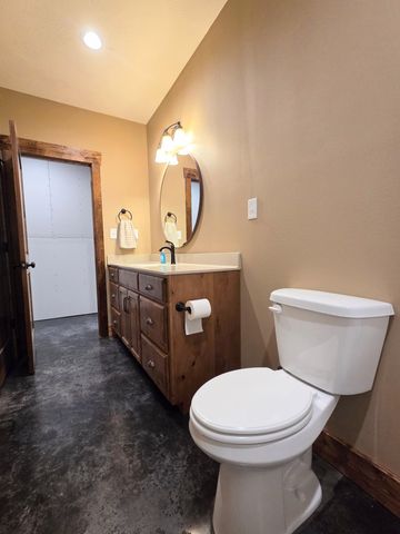 235 Kings Way Drive, Marshfield, MO 65706