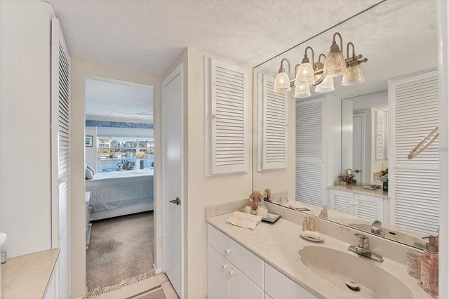 4350 CHATHAM DRIVE 106, Longboat Key, FL 34228