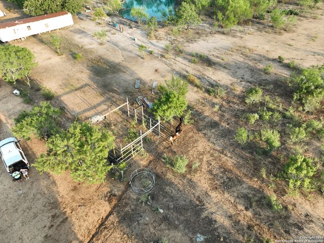 760 N GREYTOWN RD, St Hedwig, TX 78152
