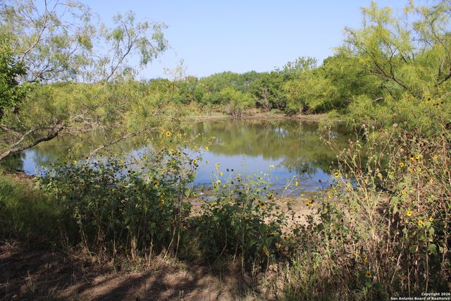 760 N GREYTOWN RD, St Hedwig, TX 78152