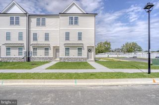 240 ROJAN ROAD # 16, Dover, DE 19901