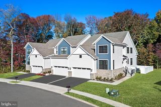 48 KAY CHIARELLO WAY, Hamilton, NJ 08690