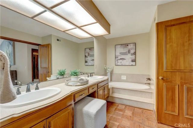 6225 Riviera Circle, Long Beach, CA 90815