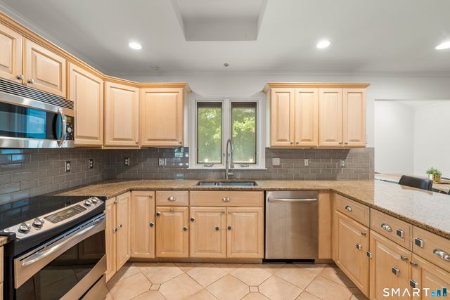8 Rising Road, Norwalk, CT 06850