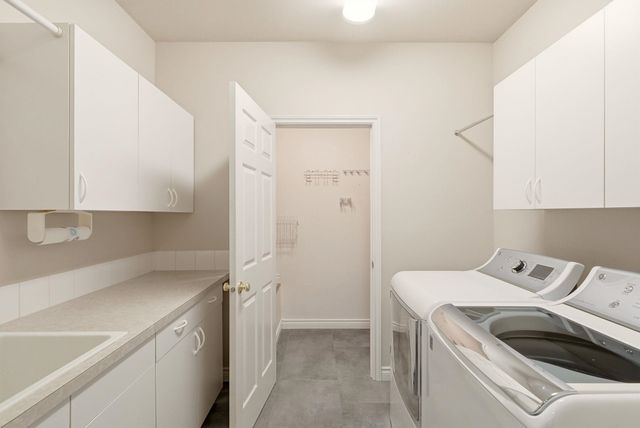 101 S Wright Ct, Liberty Lake, WA 99019