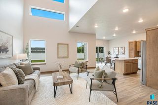 9004 W Jerald Pl, Sioux Falls, SD 57106