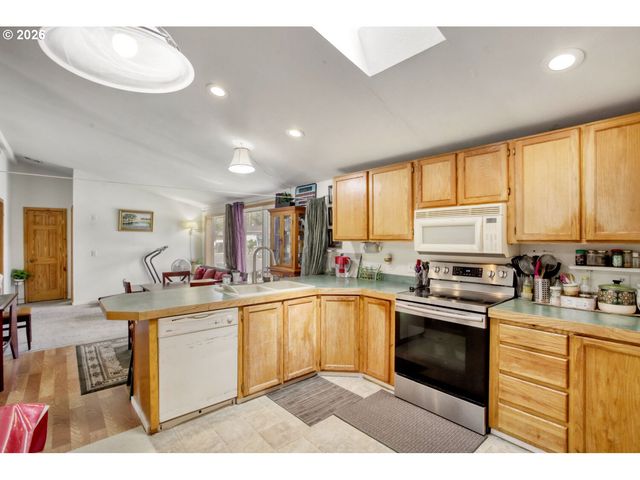 1901 Se MINTER BRIDGE Rd, Hillsboro, OR 97123