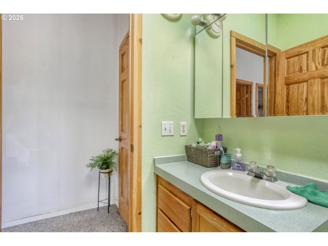 1901 Se MINTER BRIDGE Rd, Hillsboro, OR 97123