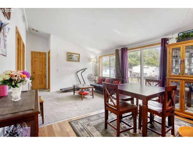 1901 Se MINTER BRIDGE Rd, Hillsboro, OR 97123