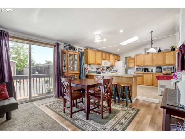 1901 Se MINTER BRIDGE Rd, Hillsboro, OR 97123