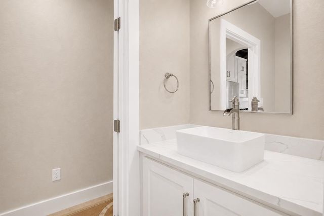 200 Castle Pines Dr, Kerrville, TX 78028
