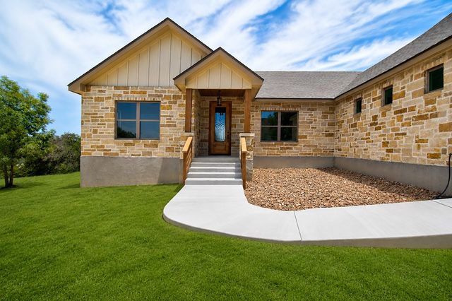 200 Castle Pines Dr, Kerrville, TX 78028