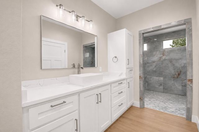 200 Castle Pines Dr, Kerrville, TX 78028
