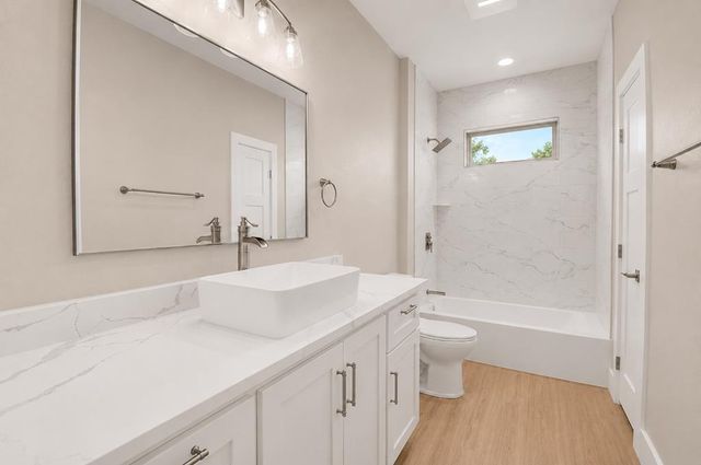 200 Castle Pines Dr, Kerrville, TX 78028