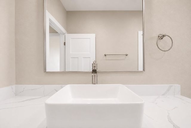 200 Castle Pines Dr, Kerrville, TX 78028