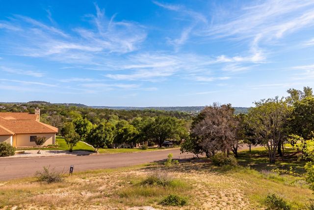 200 Castle Pines Dr, Kerrville, TX 78028