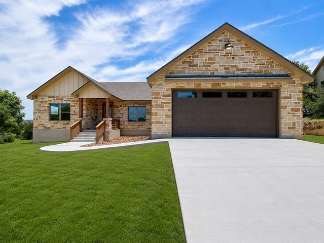 200 Castle Pines Dr, Kerrville, TX 78028