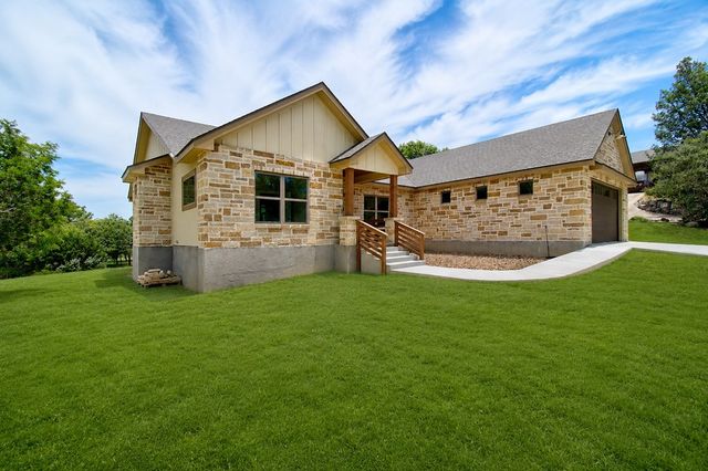 200 Castle Pines Dr, Kerrville, TX 78028