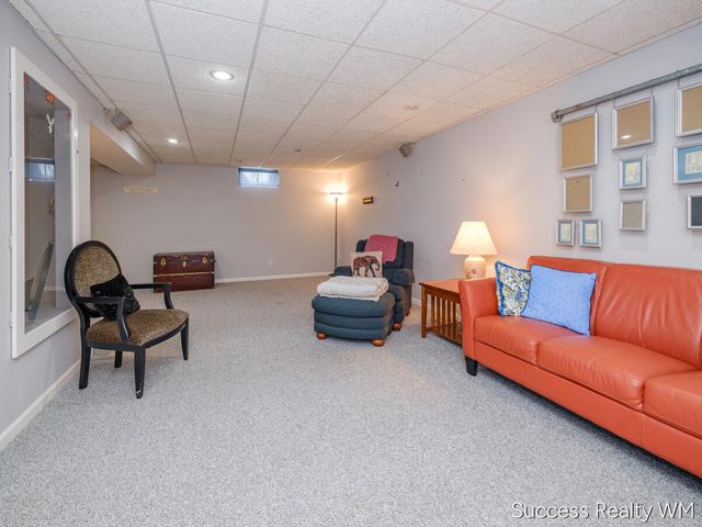 27836 Manchester Circle, Paw Paw, MI 49079
