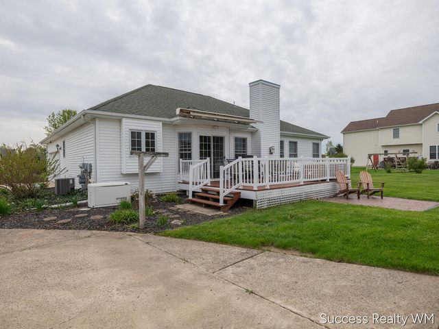 27836 Manchester Circle, Paw Paw, MI 49079