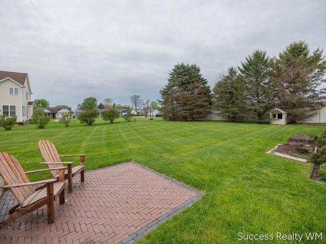27836 Manchester Circle, Paw Paw, MI 49079