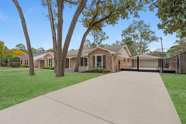 10211 Candlewood Drive, Houston, TX 77042