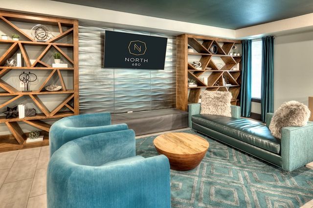 680 E Algonquin Road 1201, Schaumburg, IL 60173