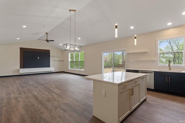 2411 Wildflower Cove, Mishawaka, IN 46545