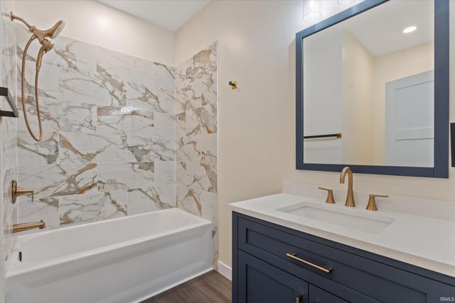 2411 Wildflower Cove, Mishawaka, IN 46545