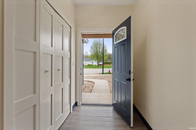 2411 Wildflower Cove, Mishawaka, IN 46545