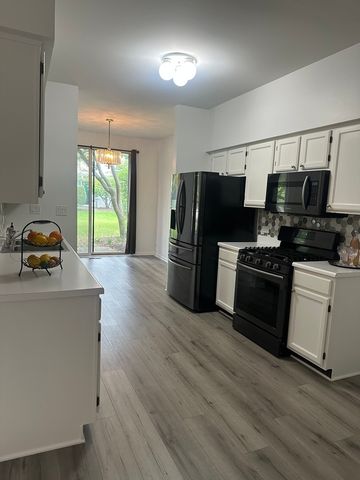 364 Maidstone Court, Schaumburg, IL 60194