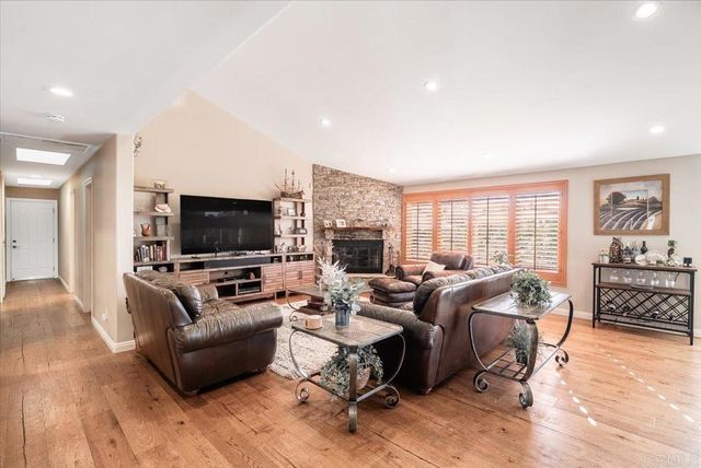 1960 Elevado Road, Vista, CA 92084