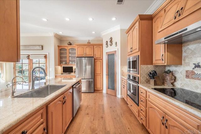 1960 Elevado Road, Vista, CA 92084