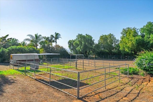 1960 Elevado Road, Vista, CA 92084