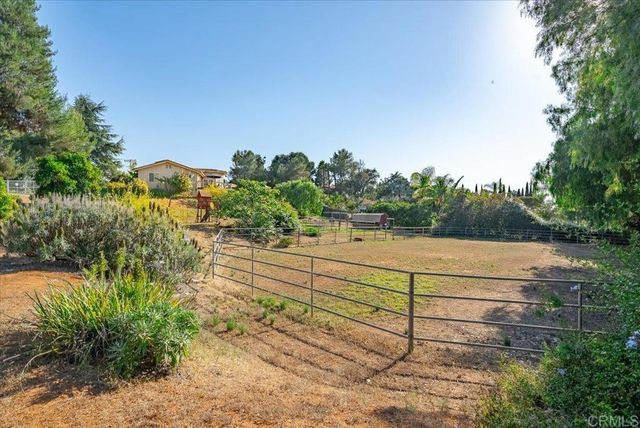 1960 Elevado Road, Vista, CA 92084